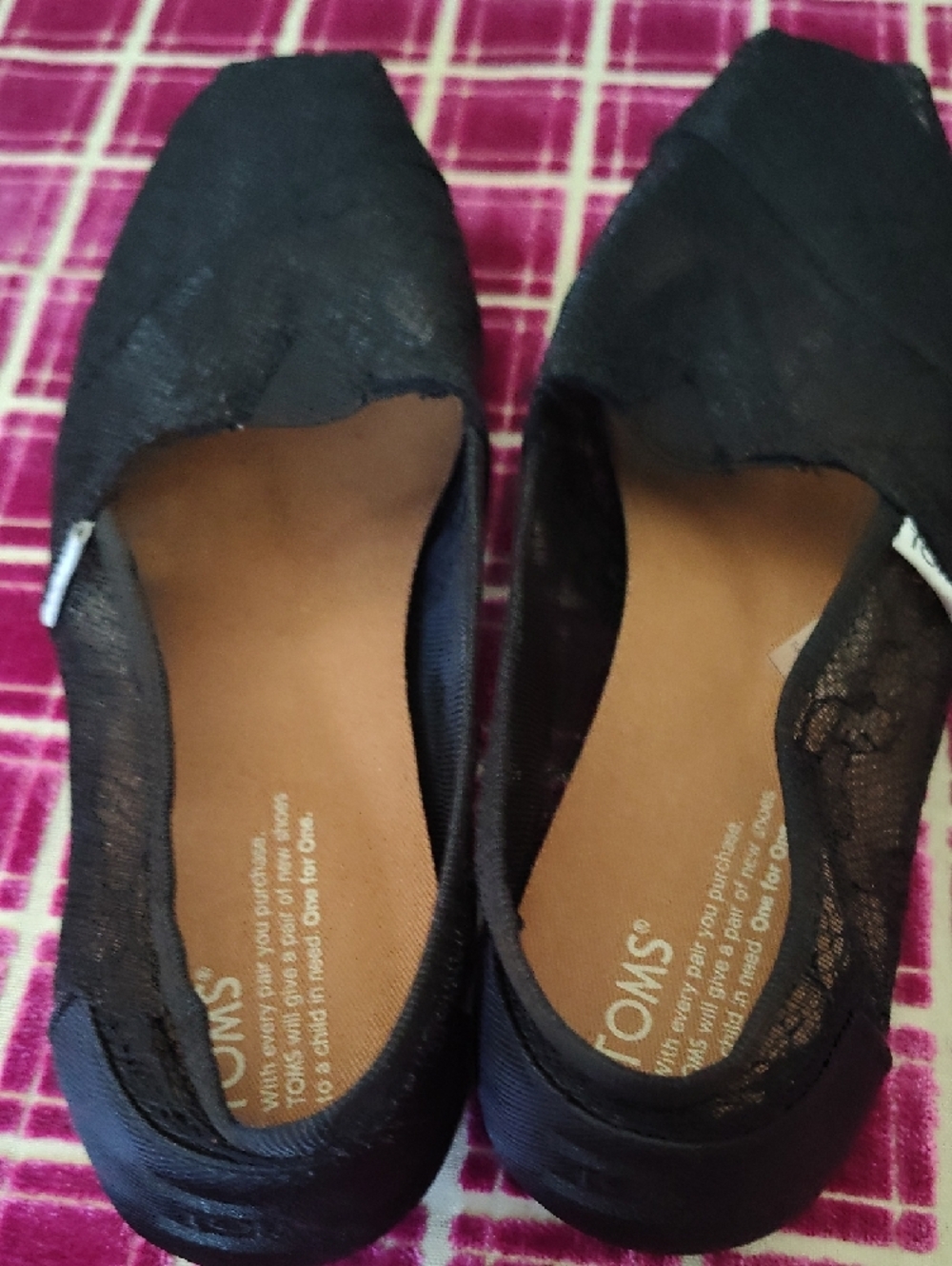 TOMS Black Lace Slip-On Flats - Picture 6 of 7
